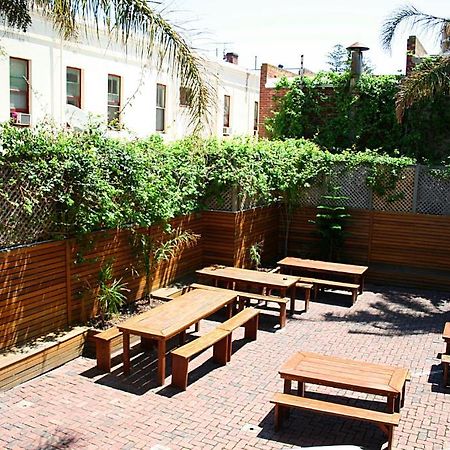 Glenelg Beach Hostel Bagian luar foto