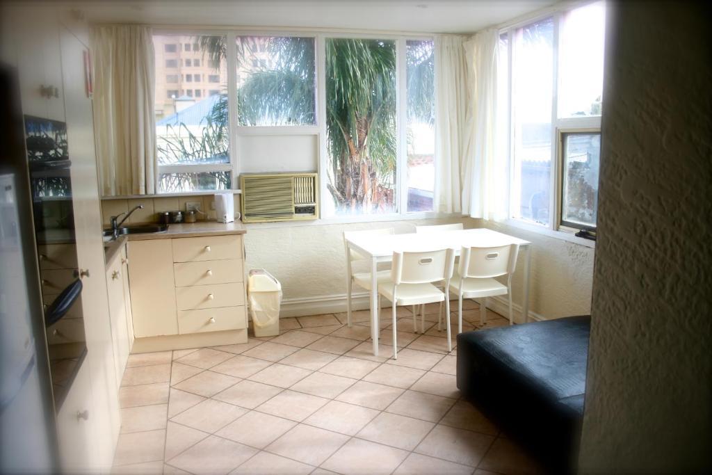 Glenelg Beach Hostel Ruang foto