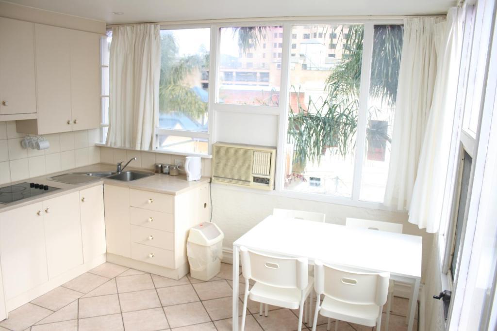 Glenelg Beach Hostel Ruang foto