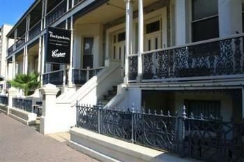 Glenelg Beach Hostel Bagian luar foto