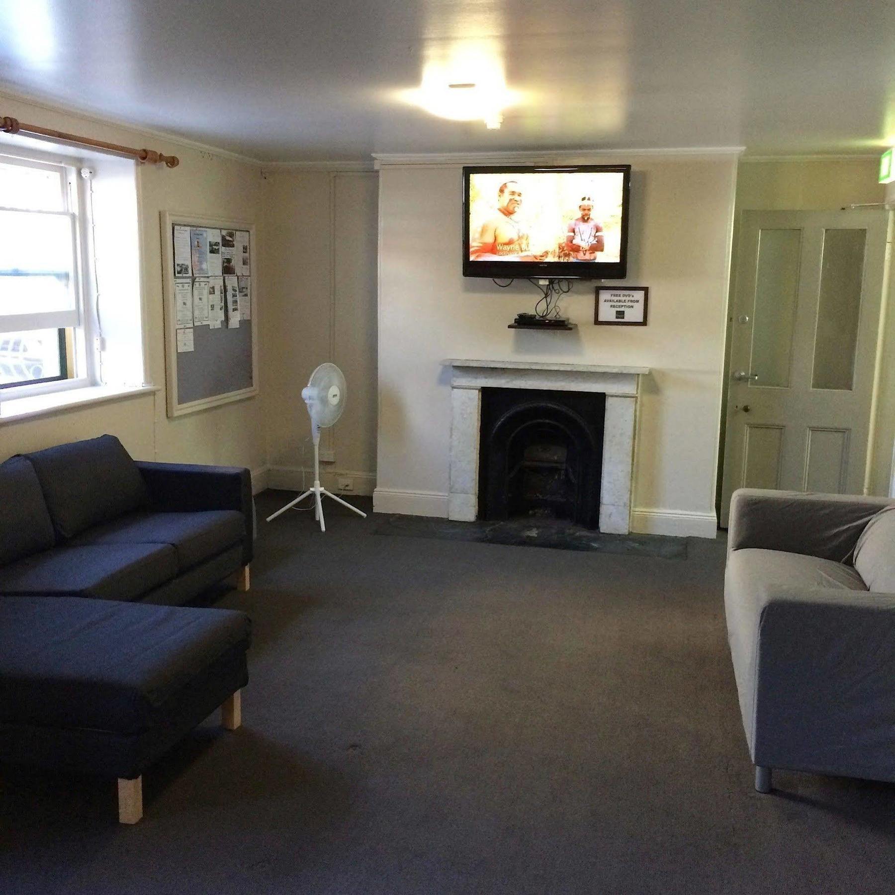 Glenelg Beach Hostel Bagian luar foto